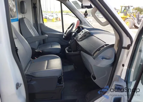 2018 Ford Transit-250 z USA, uszkodzony, nr VIN 1FTYR3XM0JKB25654